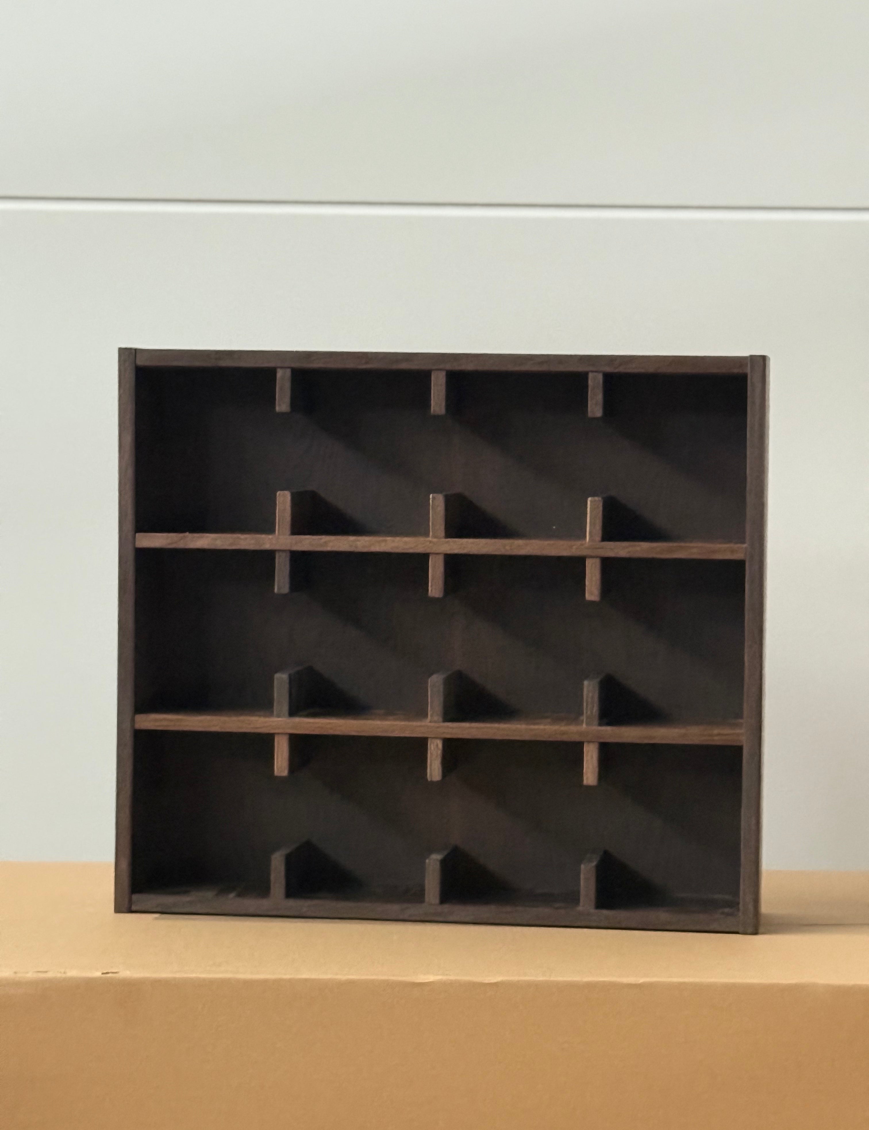 SÆTTER 3 - smoked oak - Sample Sale - SÆTTER Copenhagen — Den original kopreol, inspireret af sættekassen.